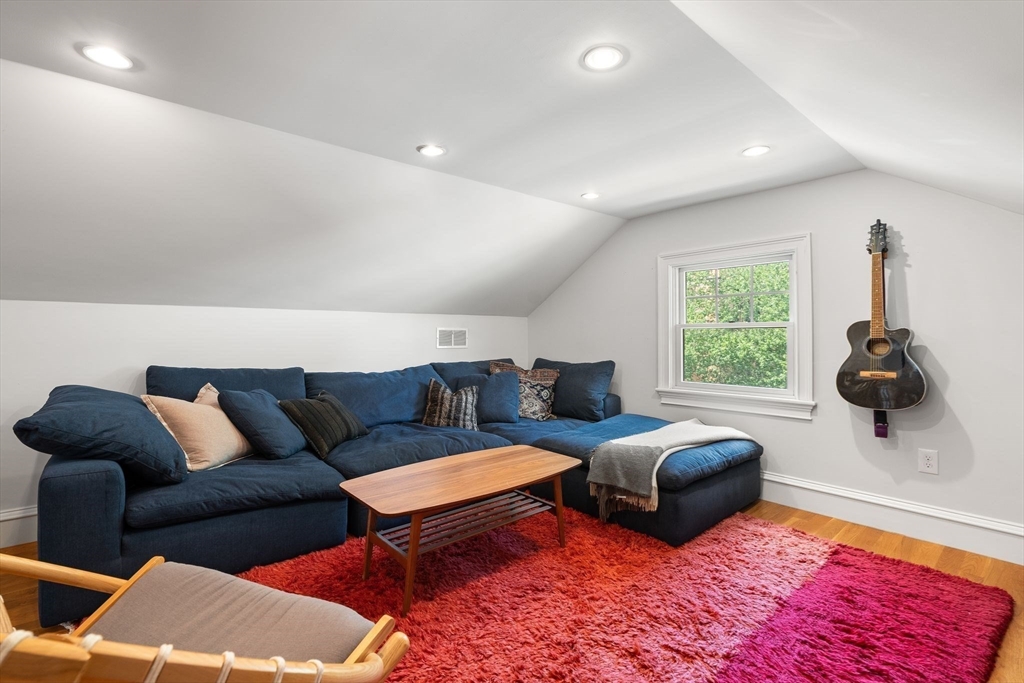 95 Green Street, Unit 2 Boston, MA 02130 - Photo 29 of 40 Gallery Image 29