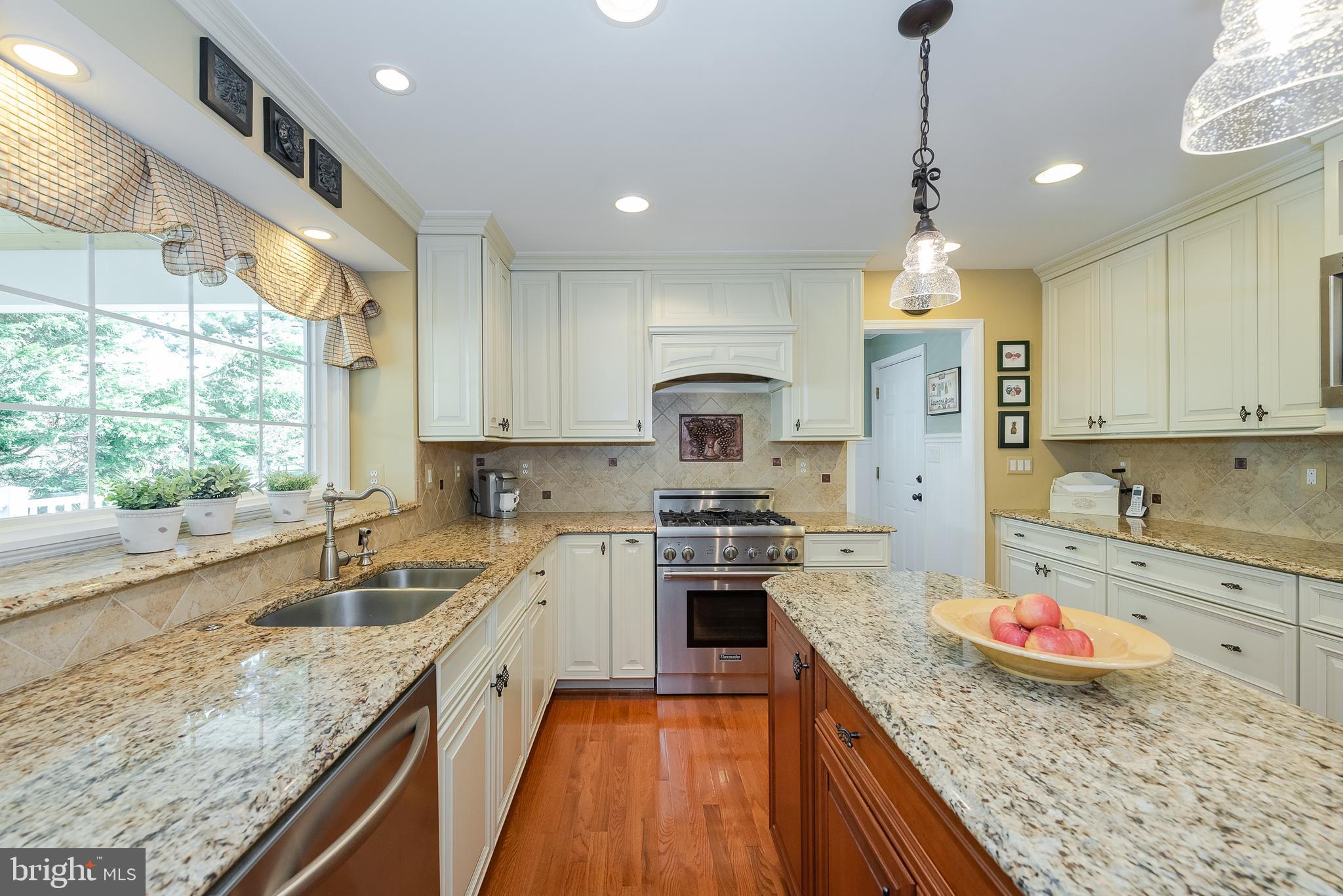 10240 Wetherburn Road Ellicott City, MD 21042 - Photo 19 of 52 Kitchen