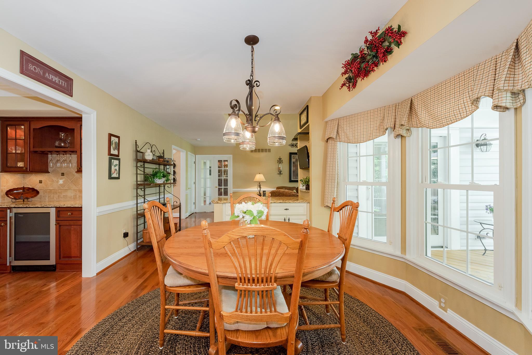 10240 Wetherburn Road Ellicott City, MD 21042 - Photo 23 of 52 Eat-in Kitchen