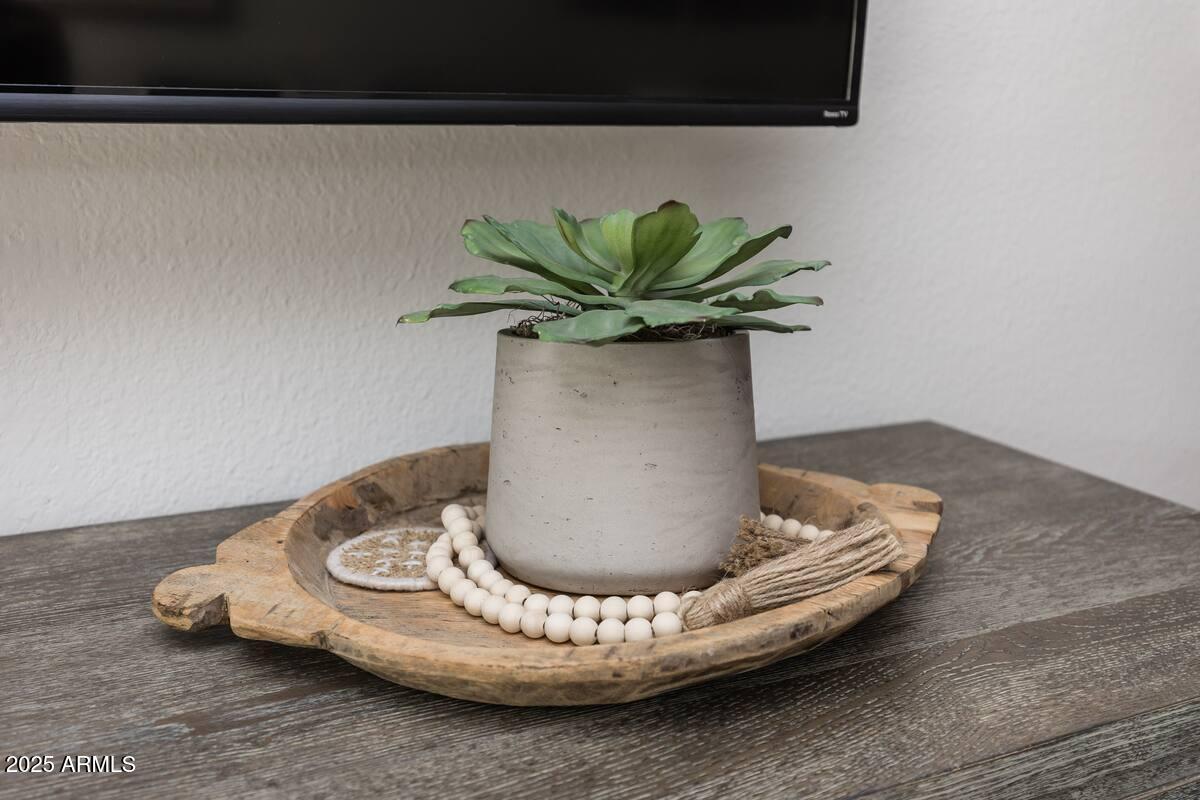 7625 East Camelback Road, Unit A252 Scottsdale, AZ 85251 - Photo 9 of 29 a vase of flowers