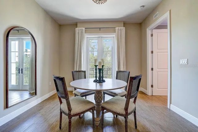 $645,000 | 525 North Orange Avenue, Unit 202, Sarasota, FL 34236