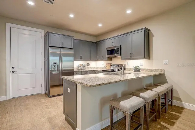 $645,000 | 525 North Orange Avenue, Unit 202, Sarasota, FL 34236