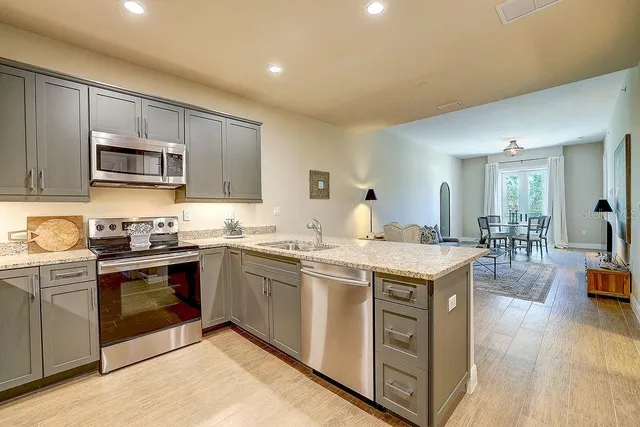 $645,000 | 525 North Orange Avenue, Unit 202, Sarasota, FL 34236