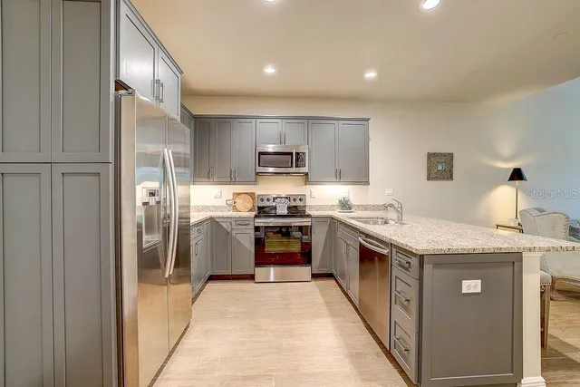 $645,000 | 525 North Orange Avenue, Unit 202, Sarasota, FL 34236