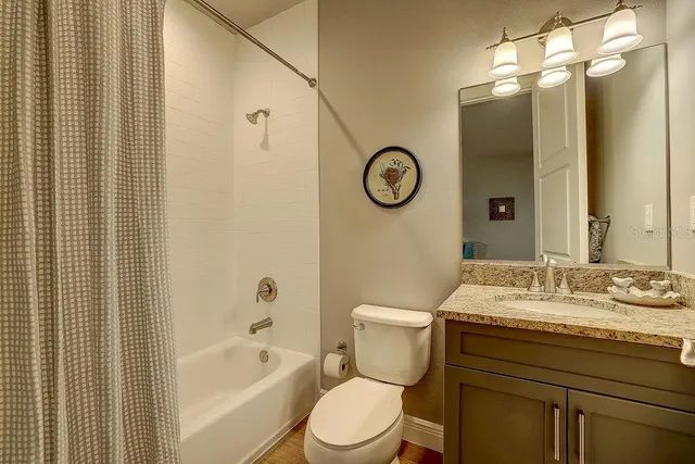 $645,000 | 525 North Orange Avenue, Unit 202, Sarasota, FL 34236