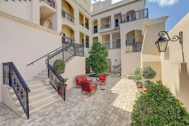 $645,000 | 525 North Orange Avenue, Unit 202, Sarasota, FL 34236