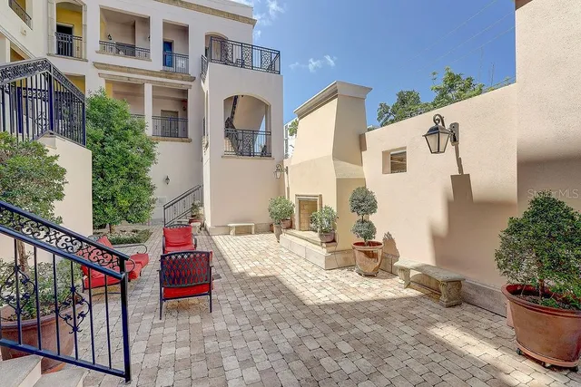 $645,000 | 525 North Orange Avenue, Unit 202, Sarasota, FL 34236