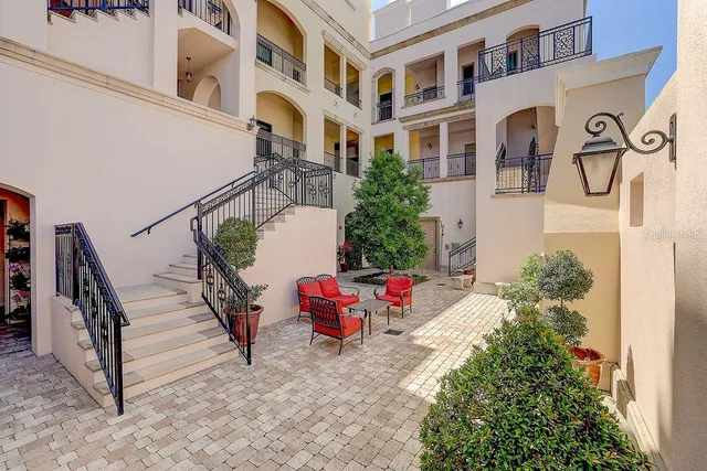 $645,000 | 525 North Orange Avenue, Unit 202, Sarasota, FL 34236