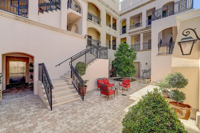 $645,000 | 525 North Orange Avenue, Unit 202, Sarasota, FL 34236