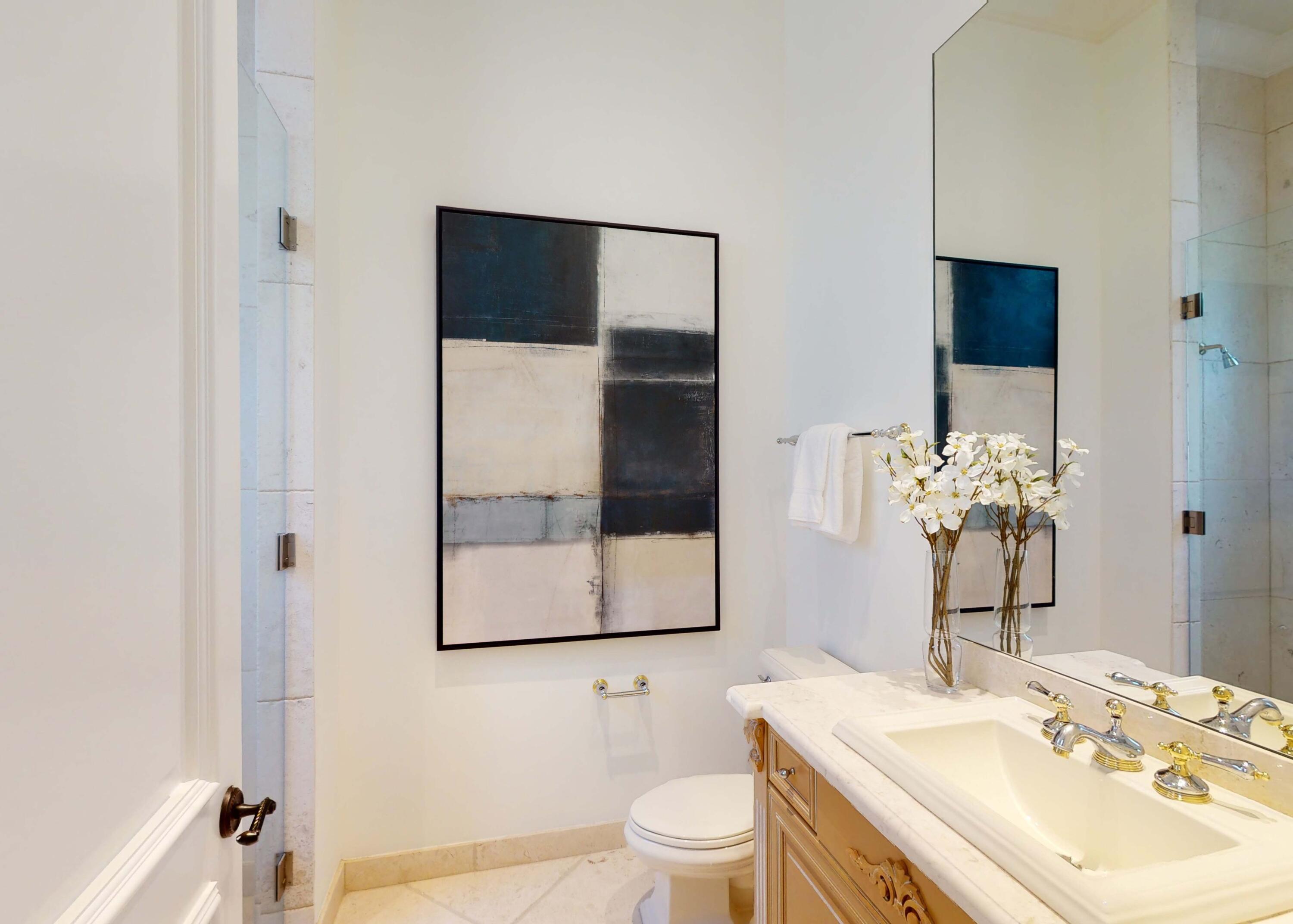 1003 Rhodes Villa Avenue Delray Beach, FL 33483 - Photo 17 of 37 GUEST_BATH_2_MP