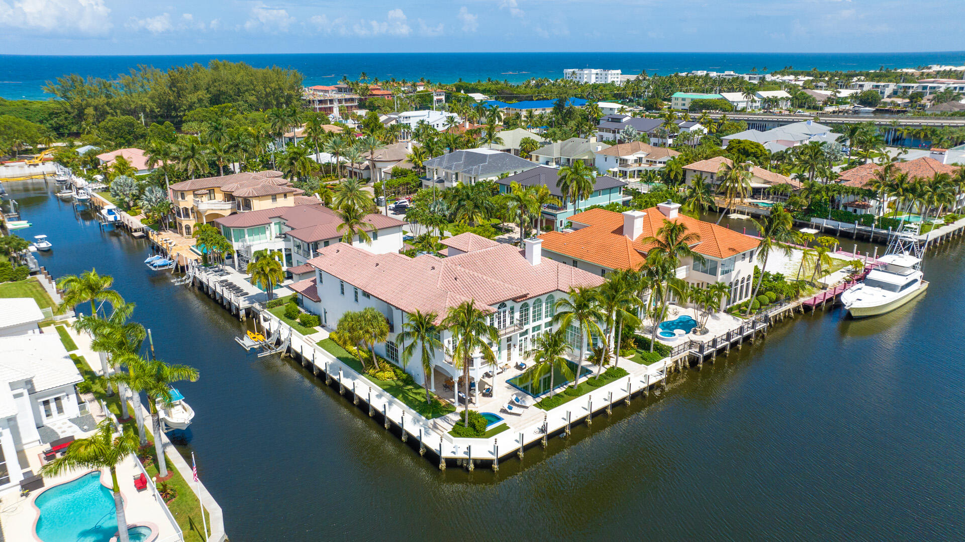 1003 Rhodes Villa Avenue Delray Beach, FL 33483 - Photo 31 of 37 1003 Rhodes Villa30