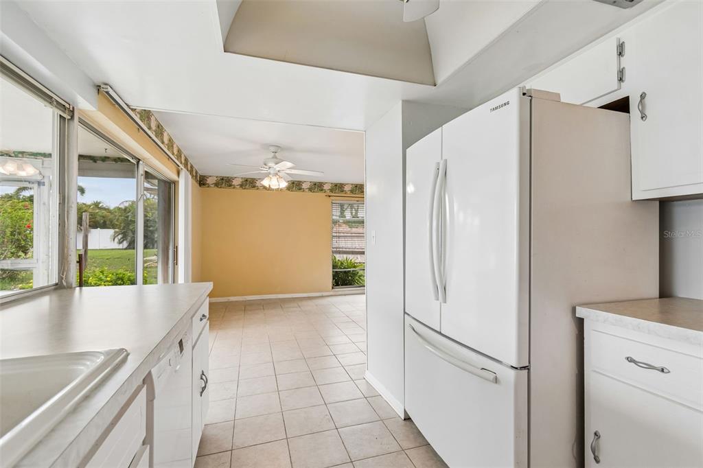 14363 Neptune Road Seminole, FL 33776 - Photo 23 of 65