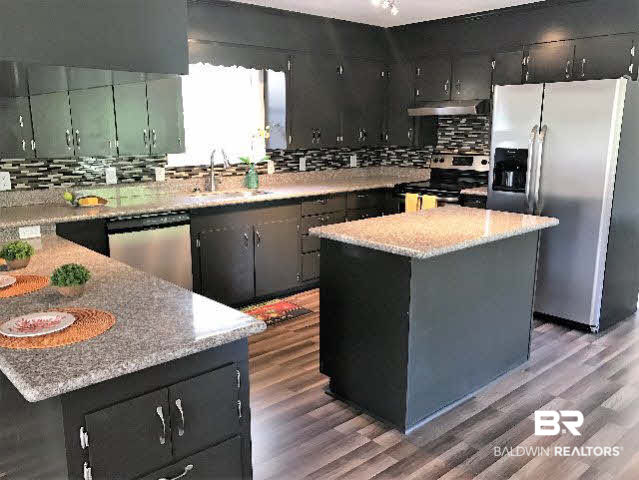 30890 Cedar Street Elberta, AL 36530 - Photo 4 of 16 Side View of Kitchen