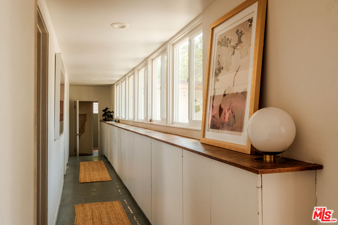 21269 Entrada Road Topanga, CA 90290 - Photo 25 of 73