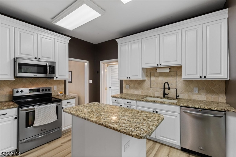 53 East Mountain Road Hillsborough, NJ 08844 - Photo 13 of 36