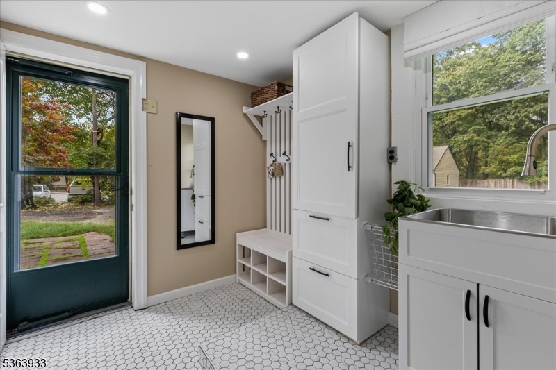 53 East Mountain Road Hillsborough, NJ 08844 - Photo 14 of 36