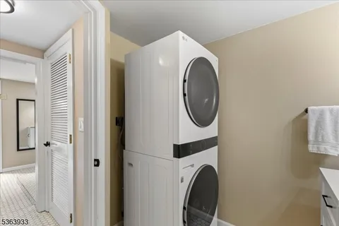 $599,900 | 53 East Mountain Road, Hillsborough, NJ 08844