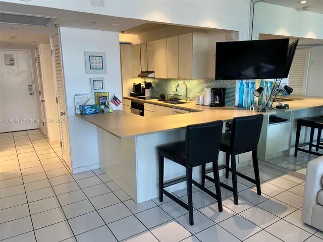 $3,500 | 100 Lincoln Road, Unit 1637, Miami Beach, FL 33139