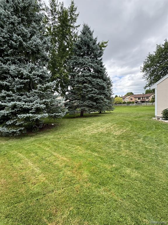 384 Huntington Court Rochester Hills, MI 48307 - Photo 32 of 34