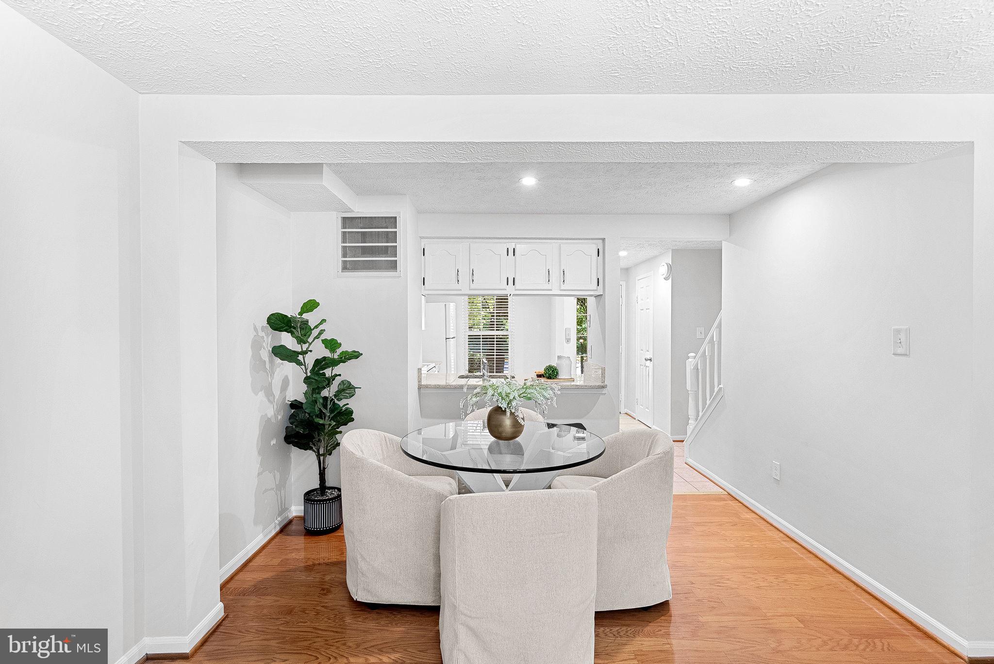 11908 Fieldthorn Court Reston, VA 20194 - Photo 17 of 47