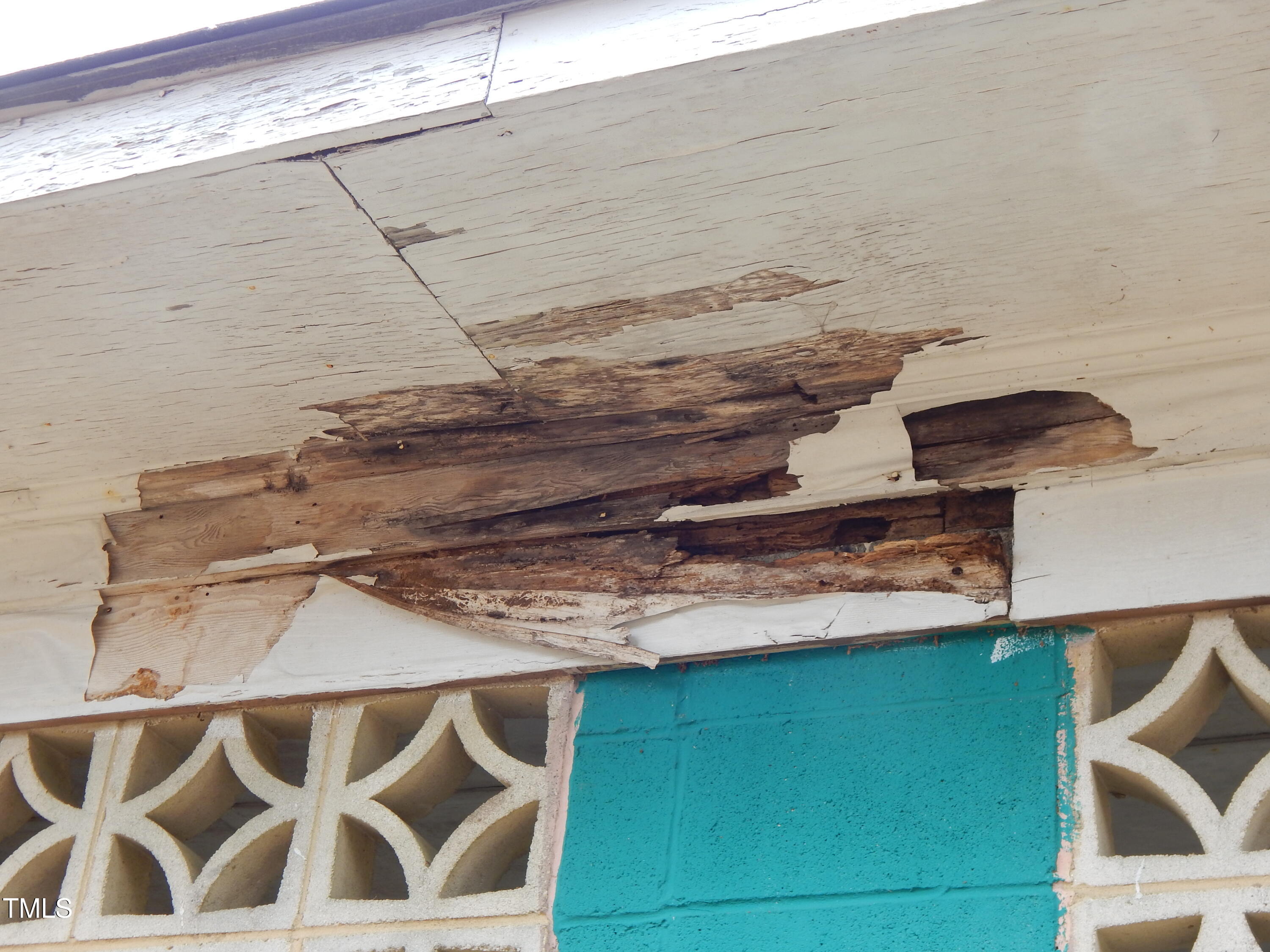 1108 Buckhorn Road Mebane, NC 27302 - Photo 23 of 31 rotten soffit boards
