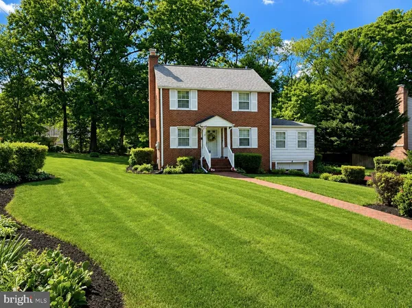 $749,999 | 4004 Lee Place, Annandale, VA 22003