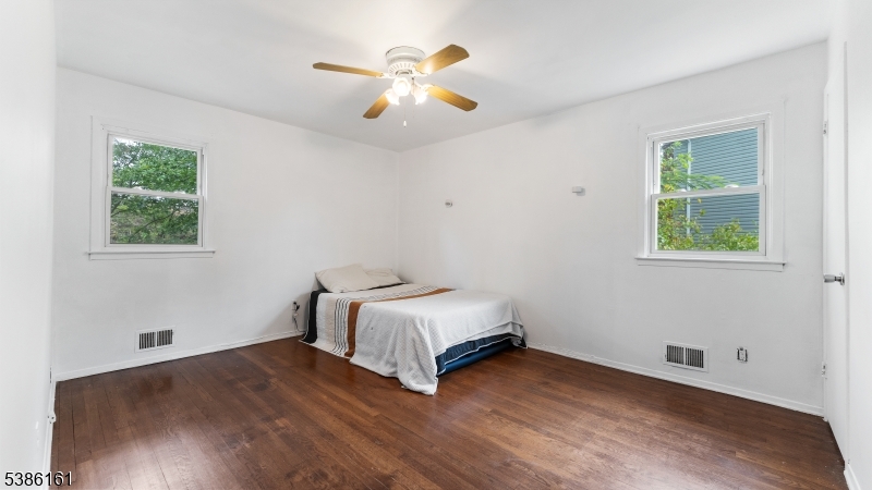 341 Trotting Road Union, NJ 07083 - Photo 11 of 17