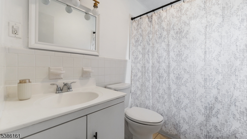 341 Trotting Road Union, NJ 07083 - Photo 4 of 17