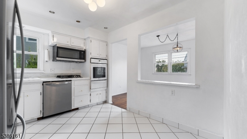 341 Trotting Road Union, NJ 07083 - Photo 8 of 17