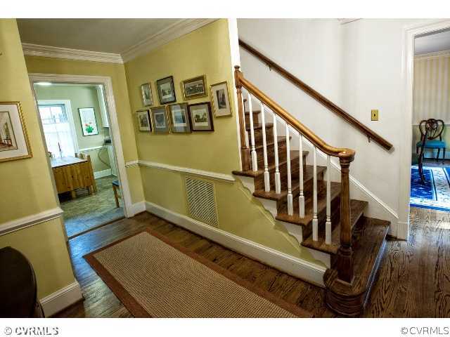 101 Charnwood Road Henrico, VA 23229 - Photo 2 of 12 Foyer