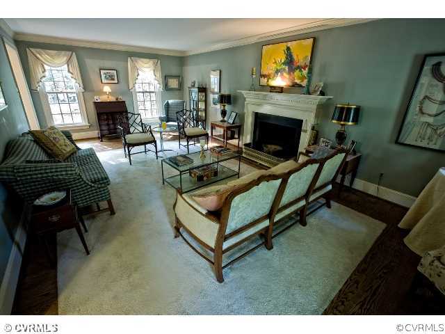 101 Charnwood Road Henrico, VA 23229 - Photo 3 of 12 Living Room