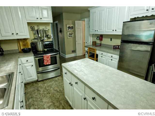 101 Charnwood Road Henrico, VA 23229 - Photo 5 of 12 Kitchen