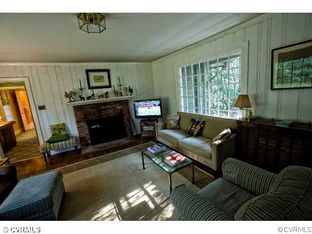 101 Charnwood Road Henrico, VA 23229 - Photo 6 of 12 Den/Family/Great Room