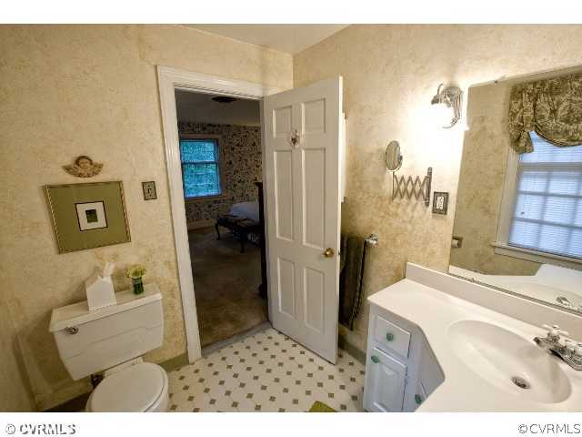 101 Charnwood Road Henrico, VA 23229 - Photo 9 of 12 Master Bath