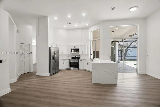 $7,000 | 2611 Oakbrook Lane, Unit 2611, Weston, FL 33332