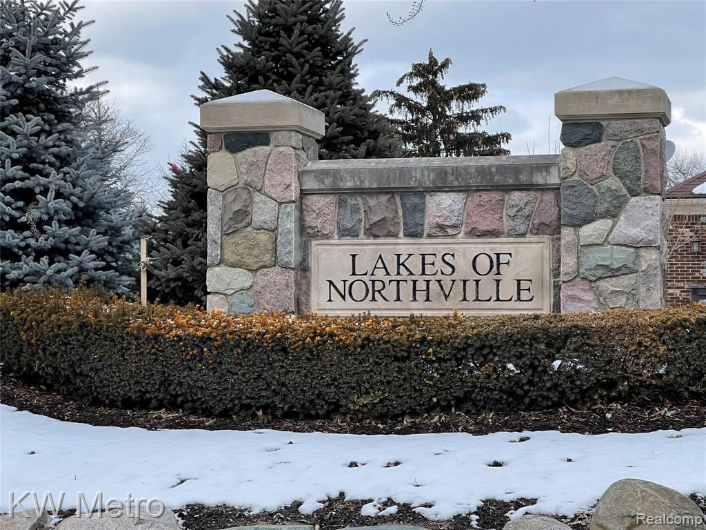 42309 Waterfall Road Northville, MI 48168 - Photo 55 of 58
