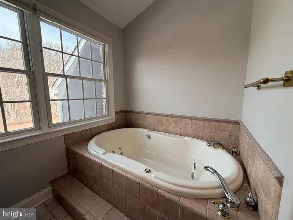 $765,000 | 1 Nob Hill Road, Wilmington, DE 19808