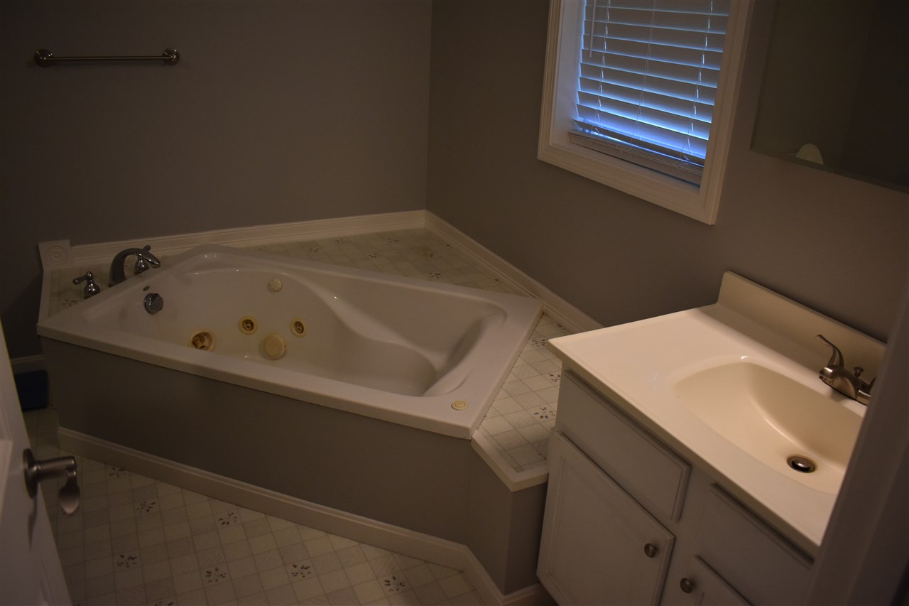 335 Dowboro Road Pittsfield, NH 03263 - Photo 21 of 38