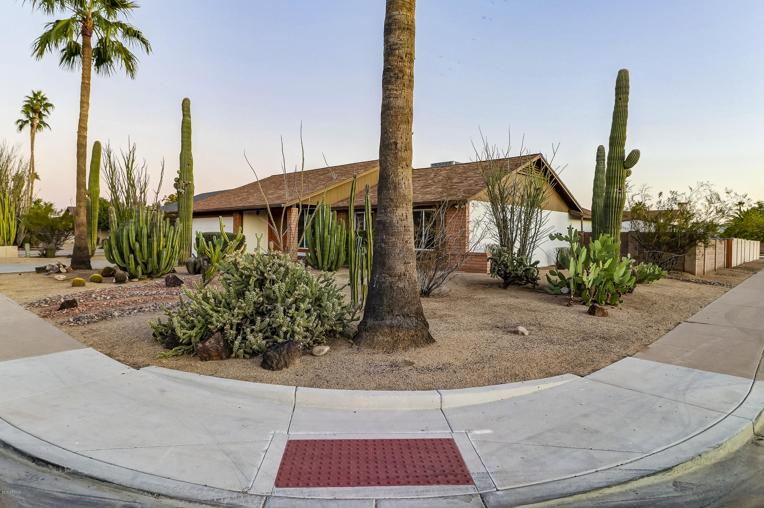 3933 West Phelps Road Phoenix, AZ 85053 - Photo 4 of 36