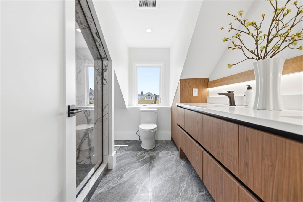 39 G Street Boston, MA 02127 - Photo 20 of 36