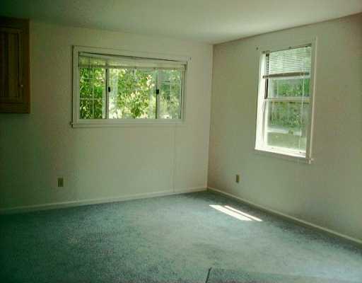 2635 Elgro Road Gibsonia, PA 15044 - Photo 3 of 8 Living Room.