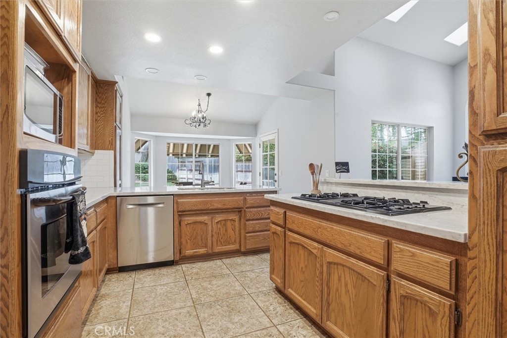 1494 Ivory Drive Santa Maria, CA 93455 - Photo 10 of 42 Kitchen