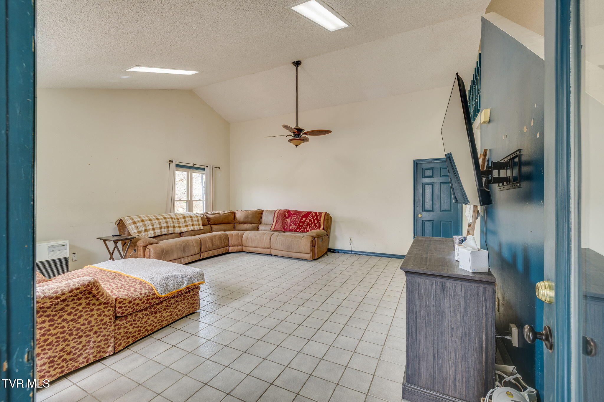 335 Shell Creek Road Roan Mountain, TN 37687 - Photo 9 of 41 009