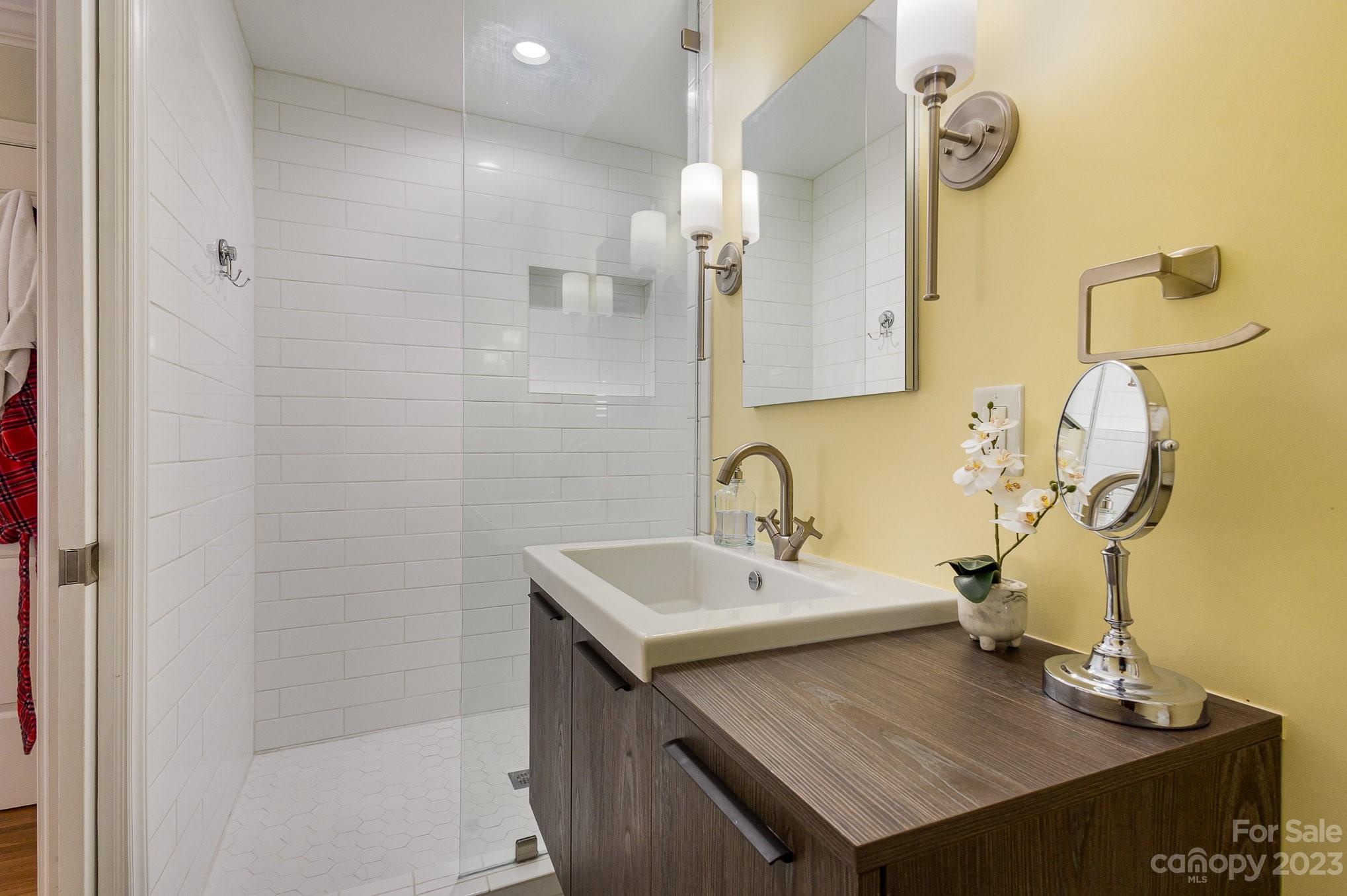 1201 Barkley Road Charlotte, NC 28209 - Photo 24 of 29 Gallery Image 24