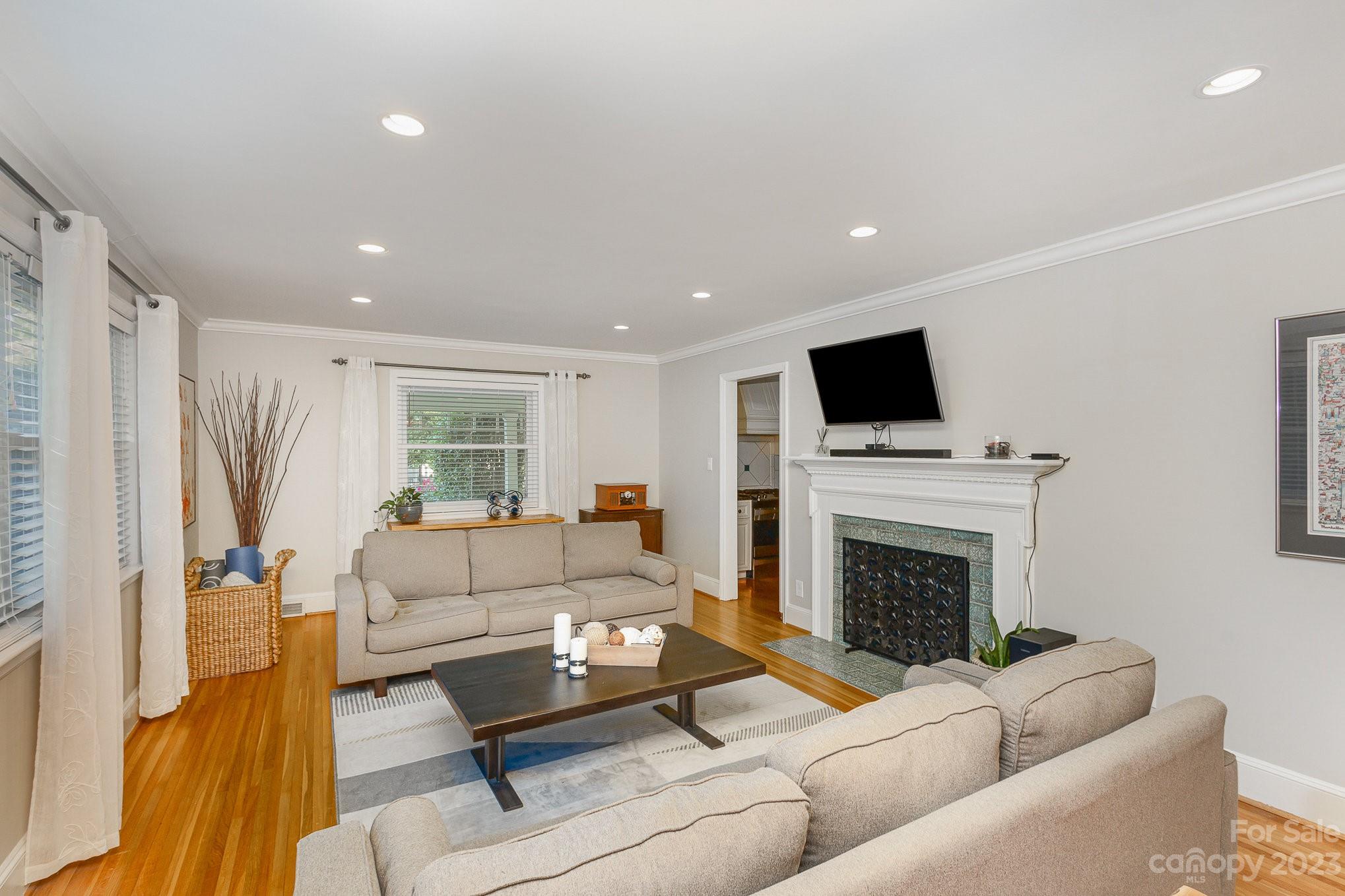 1201 Barkley Road Charlotte, NC 28209 - Photo 4 of 29 Gallery Image 4