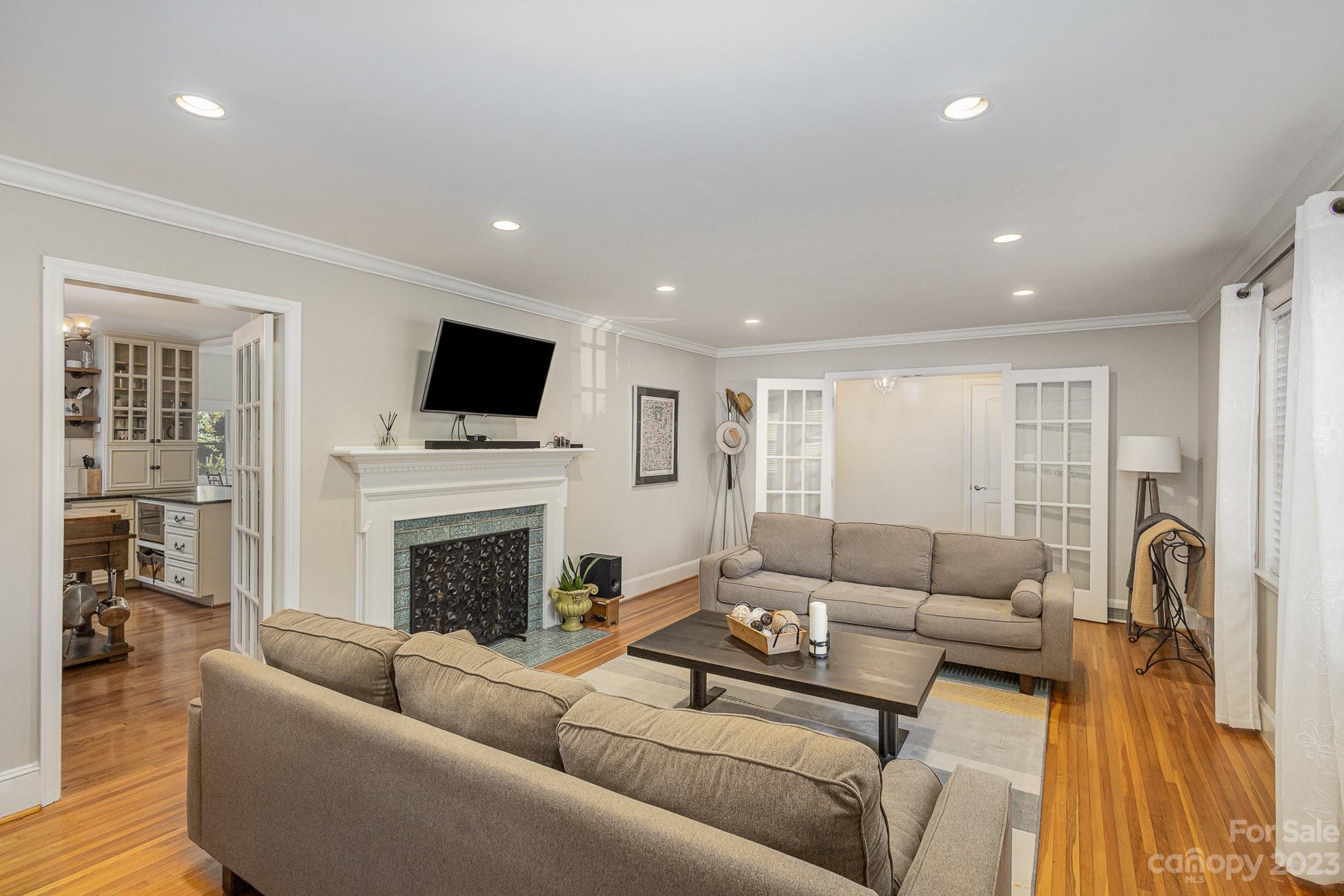 1201 Barkley Road Charlotte, NC 28209 - Photo 6 of 29 Gallery Image 6