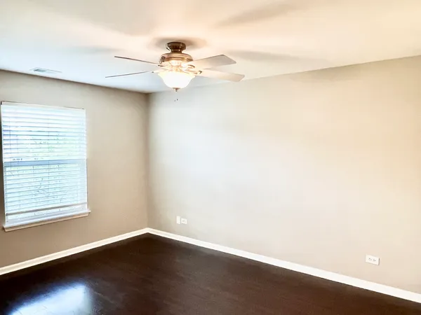 $1,850 | 1288 North Red Oak Circle, Unit 3, Round Lake Beach, IL 60073