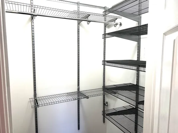 $1,850 | 1288 North Red Oak Circle, Unit 3, Round Lake Beach, IL 60073