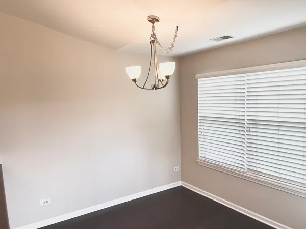 $1,850 | 1288 North Red Oak Circle, Unit 3, Round Lake Beach, IL 60073