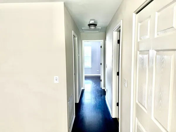 $1,850 | 1288 North Red Oak Circle, Unit 3, Round Lake Beach, IL 60073